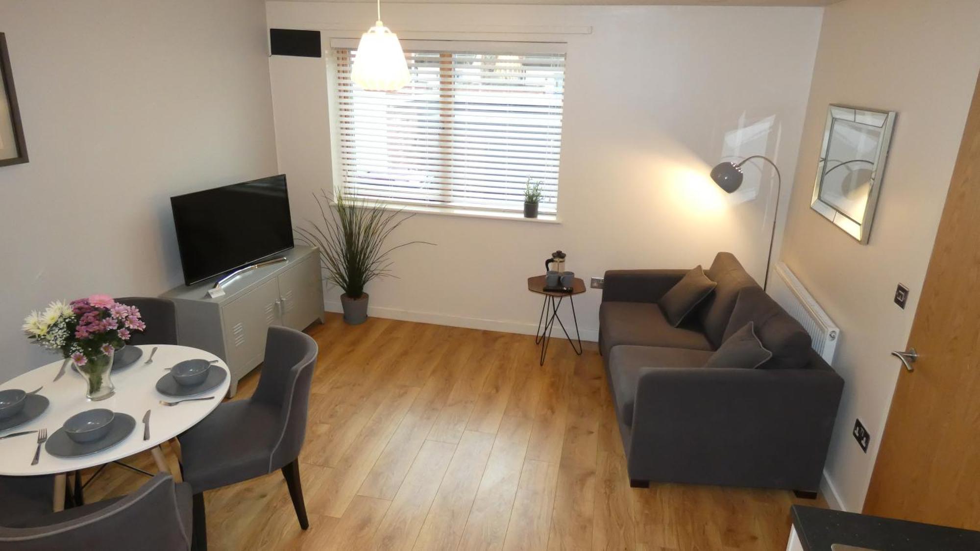 Three Bedroom Townhouse With Parking เทลฟอร์ด ห้อง รูปภาพ